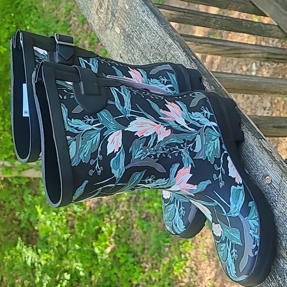 A New Day Woman's Rainboots Size 6 - Picture 3 of 11
